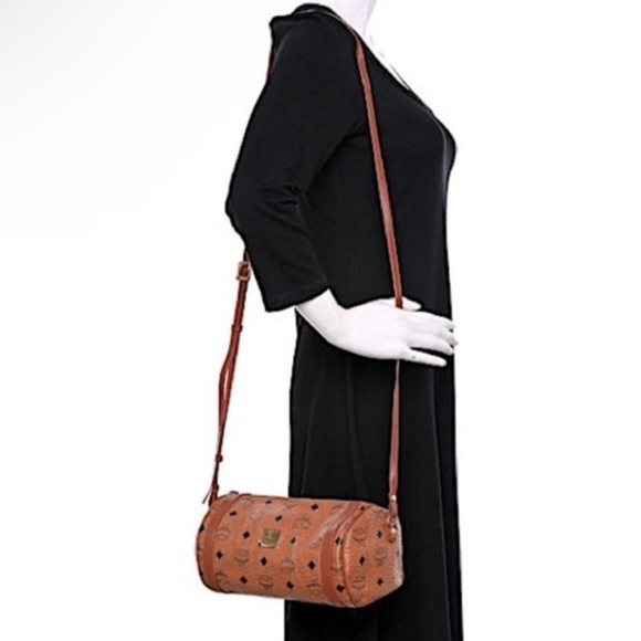 Authentic MCM Visetos Barrel Bag in Cognac in Excellent Vintage Condition - Picture 15 of 15